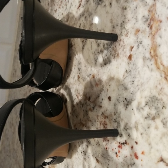 DKNY HEELS - Picture 5 of 11